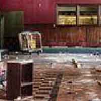 Abandoned Shopping Mall Escape