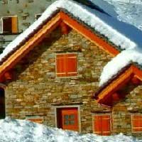 Abandoned Snow House Escape